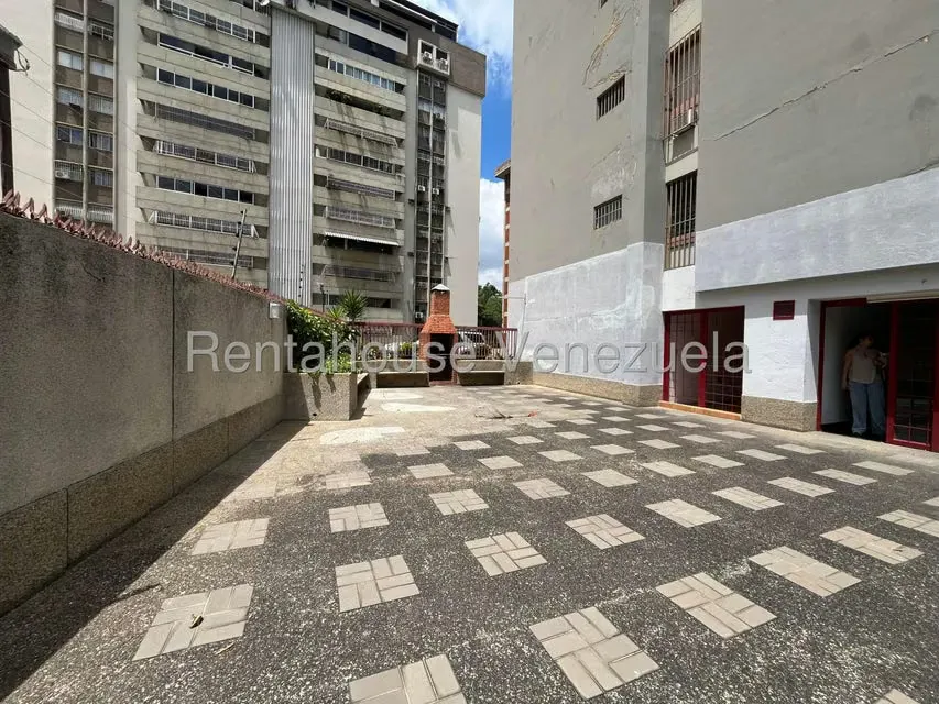 Apartamento (1 Nivel) en Venta en Prados del Este, Distrito Metropolitano - 16