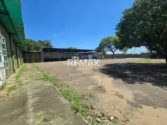 GALPON CON OFICINAS Y AMPLIO TERRENO EN VENTA EN PUNTA GORDA - 13