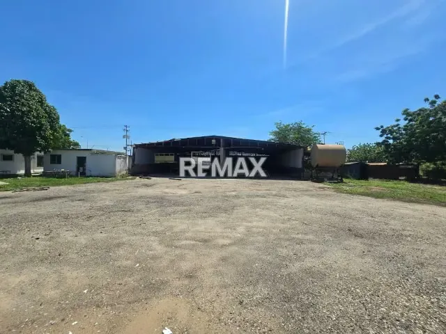 GALPON CON OFICINAS Y AMPLIO TERRENO EN VENTA EN PUNTA GORDA - 16