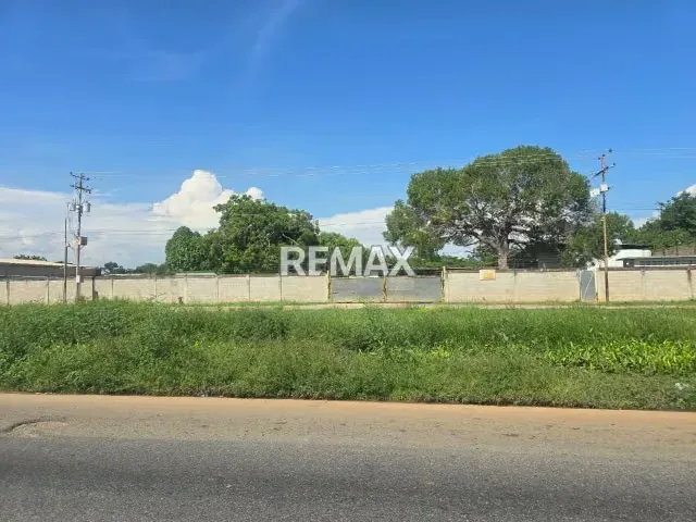 GALPON CON OFICINAS Y AMPLIO TERRENO EN VENTA EN PUNTA GORDA - 7