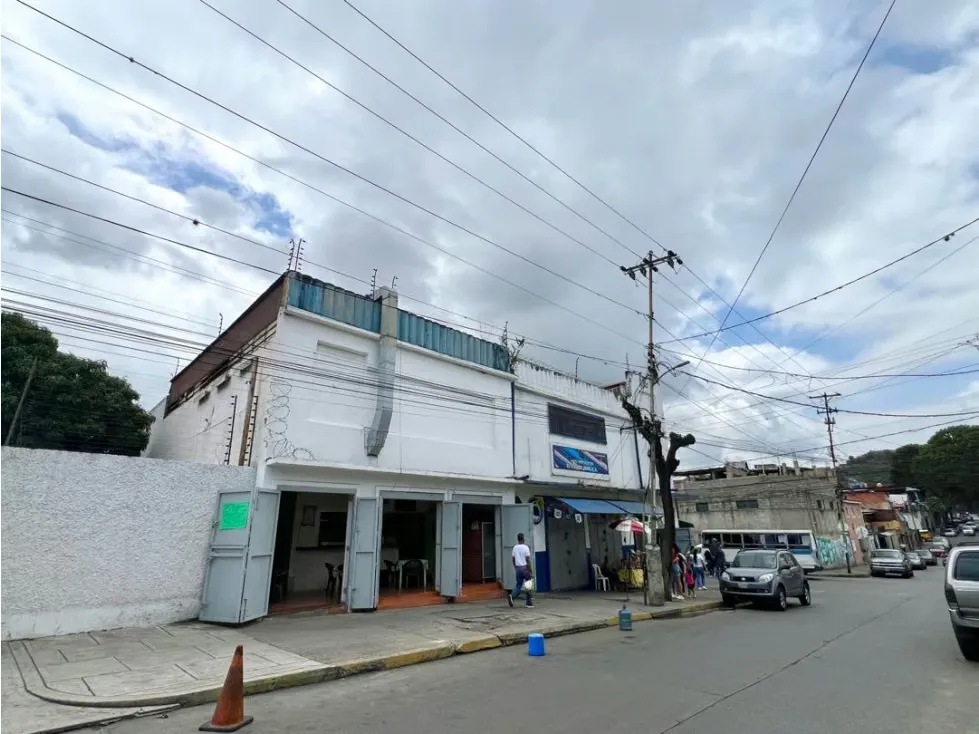 En Venta Galpon Industrial. Cementerio Libertador - Caracas - 2