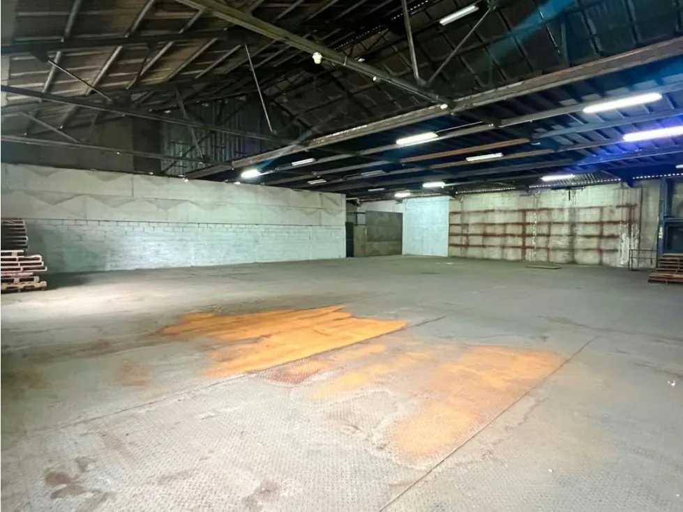 En Venta Galpon Industrial. Cementerio Libertador - Caracas - 11
