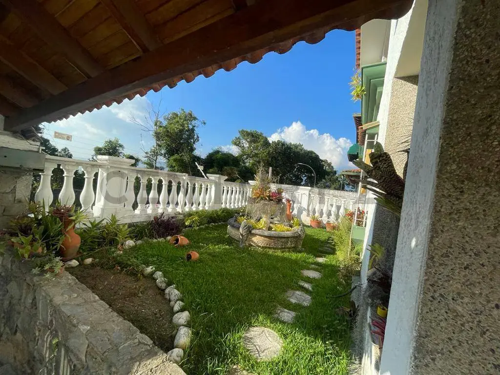 Se vende casa original para Remodelar en Alto Prado de 500 m2 - 2