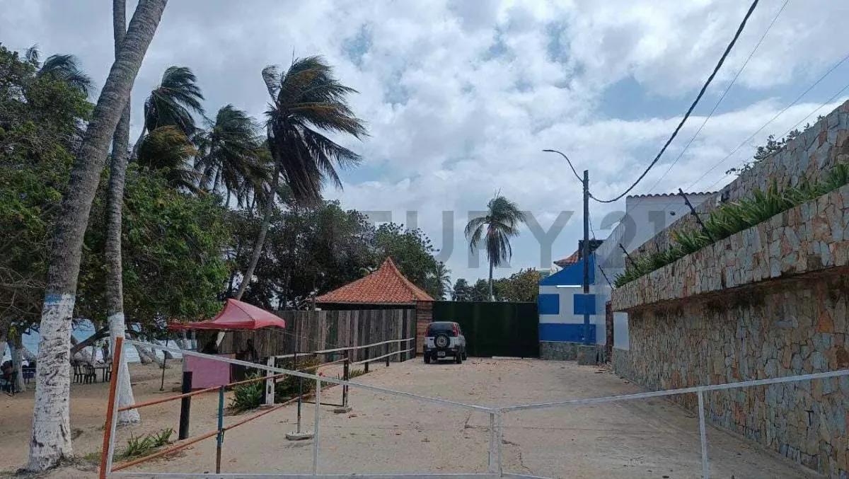 En venta casa a pocos pasos de la playa en Pampatar - 5