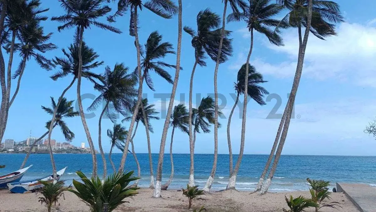 En venta casa a pocos pasos de la playa en Pampatar - 7