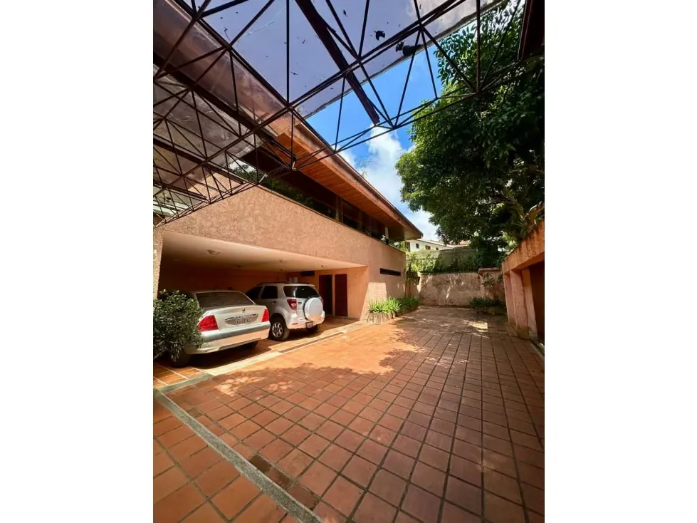 Vendo casa en calle cerrada 710m2 Alto Hatillo 4843 - 3