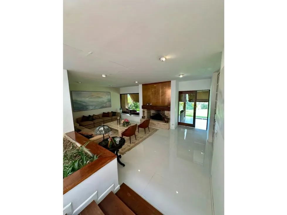 Vendo casa en calle cerrada 710m2 Alto Hatillo 4843 - 4
