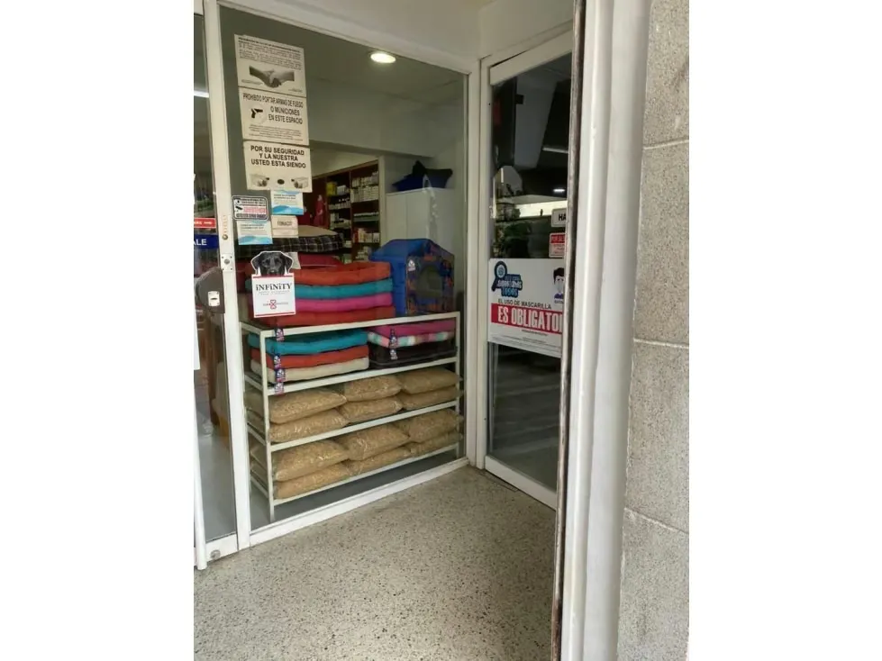Vendo casa comercial 800m2 Las Mercedes 5819 - 6