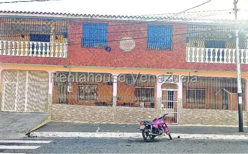 Casa (Multipes Niveles) en Venta en Centro - Chivacoa, Yaracuy