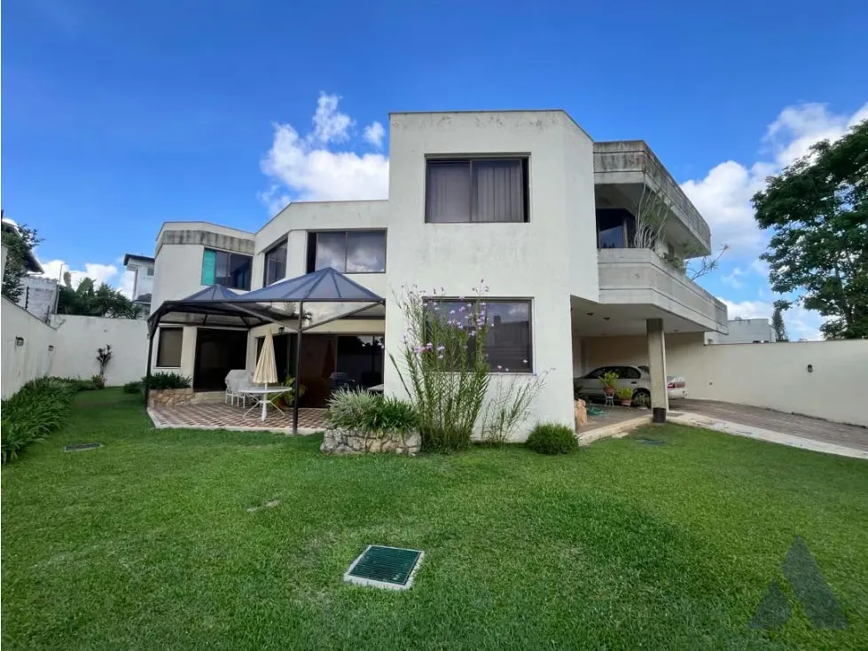 Se vende casa 450m2 Lomas de La Lagunita 9471