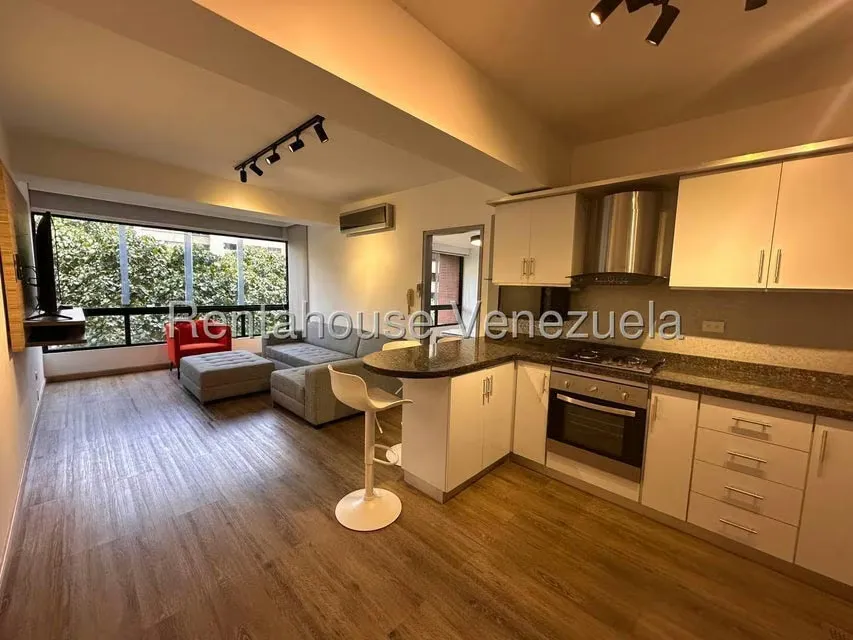 Apartamento (1 Nivel) en Alquiler en El Rosal, Distrito Metropolitano - 2