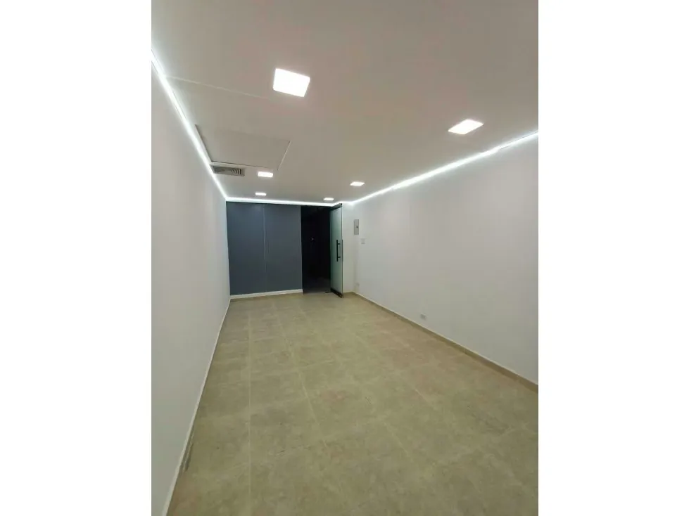 Se alquila local 34m2 Los Samanes 9858 - 13