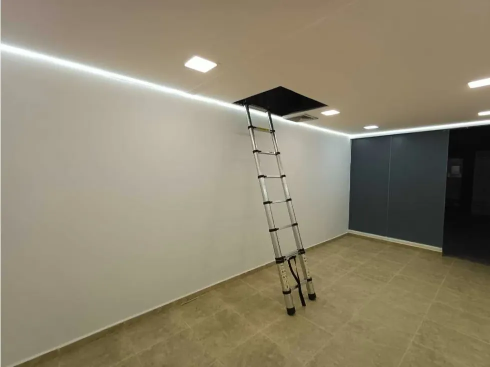 Se alquila local 34m2 Los Samanes 9858 - 16