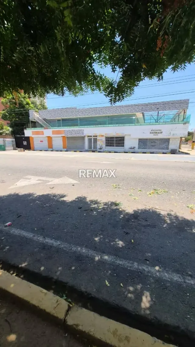 Se Alquila Centro Comercial NATHALY ESQUINA AV. 14A CON CALLE 71