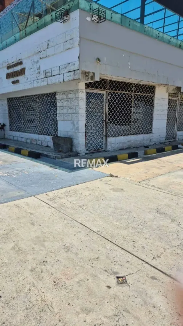 Se Alquila Centro Comercial NATHALY ESQUINA AV. 14A CON CALLE 71 - 5