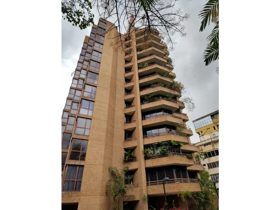 Se vende apartamento 228m2 La Florida 1485