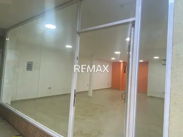 LOCAL COMERCIAL EN ALQUILER EN EL CENTRO COMERCIAL VIRGEN DEL VALLE, SECTOR TIPURO, MATURÍN - 2