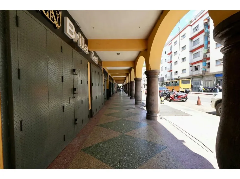 Local Comercial en Venta Capitolio paralelo a la Av.Baralt 200m2 - 3
