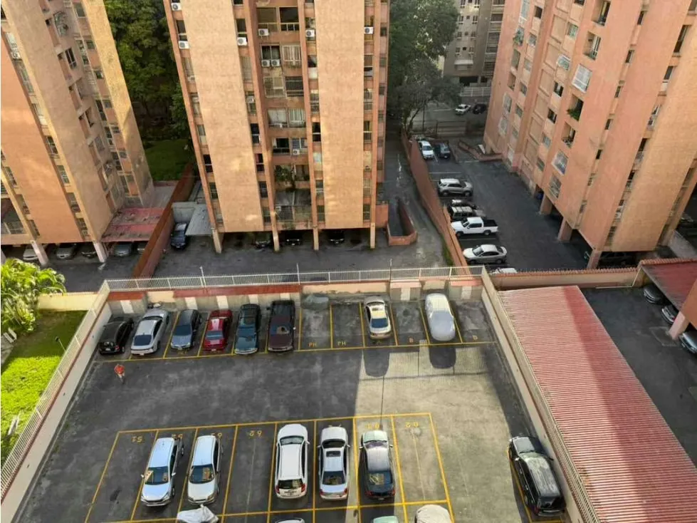Vendo apartamento en calle cerrada 137m2 La Urbina 7042 - 18