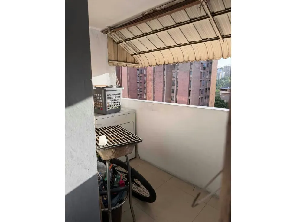 Vendo apartamento en calle cerrada 137m2 La Urbina 7042 - 6