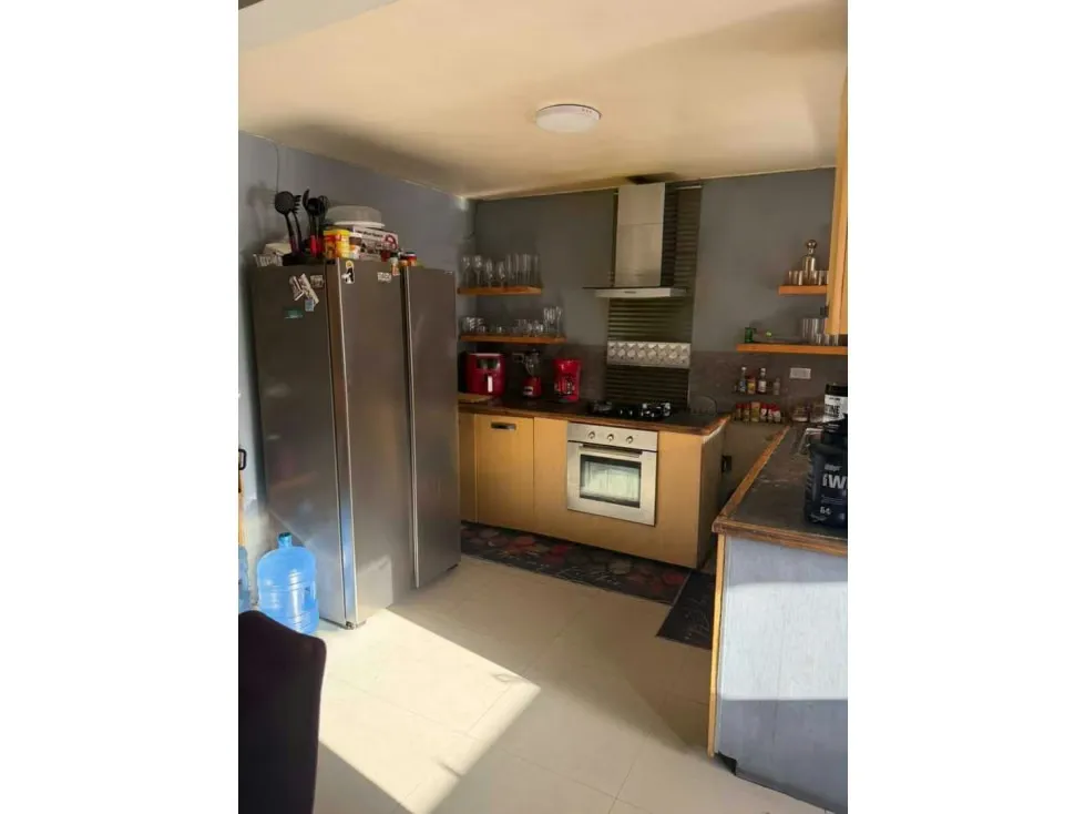 Vendo apartamento en calle cerrada 137m2 La Urbina 7042 - 8
