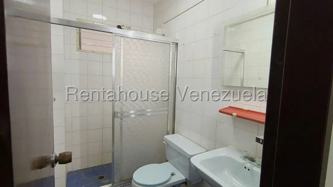 Apartamento (1 Nivel) en Alquiler en Lomas de La Trinidad, Distrito Metropolitano - 9