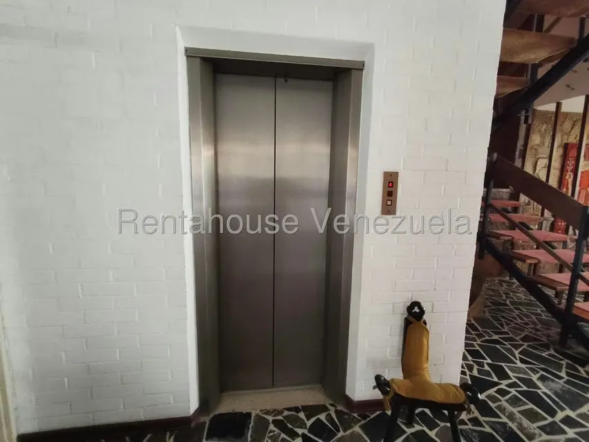 Casa (Multipes Niveles) en Venta en Prados del Este, Distrito Metropolitano - 3