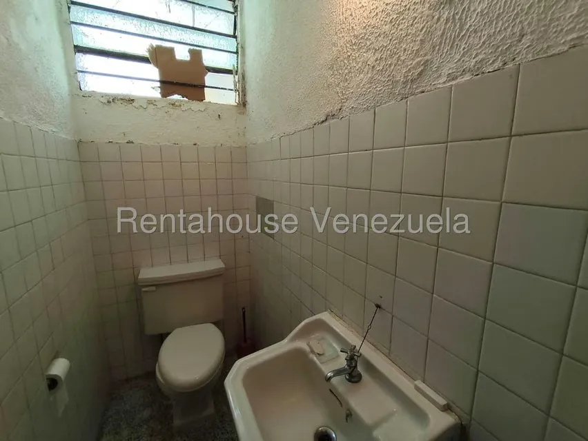 Casa (Multipes Niveles) en Venta en Prados del Este, Distrito Metropolitano - 23