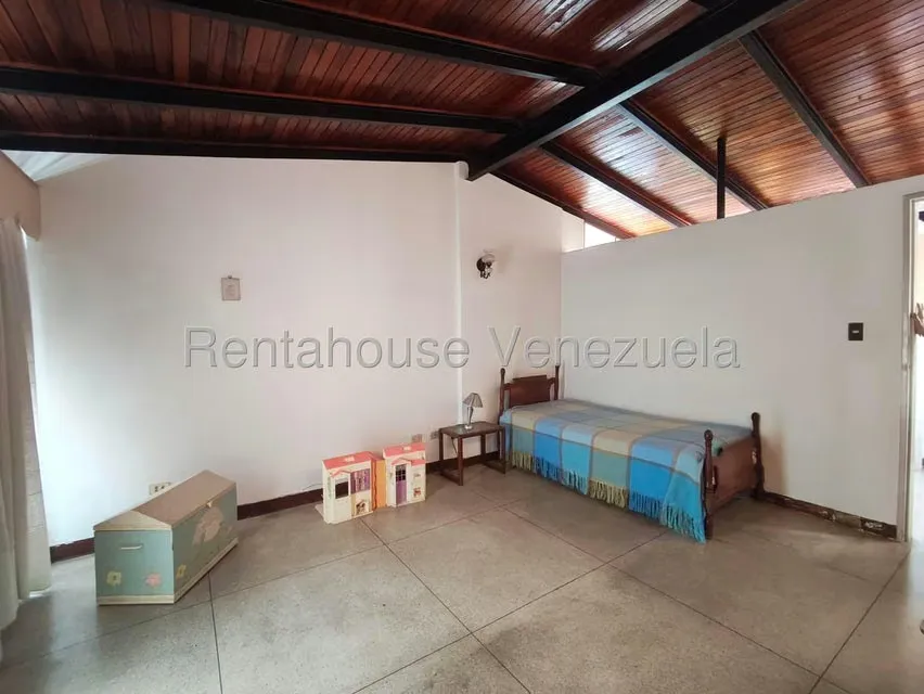 Casa (Multipes Niveles) en Venta en Prados del Este, Distrito Metropolitano - 28
