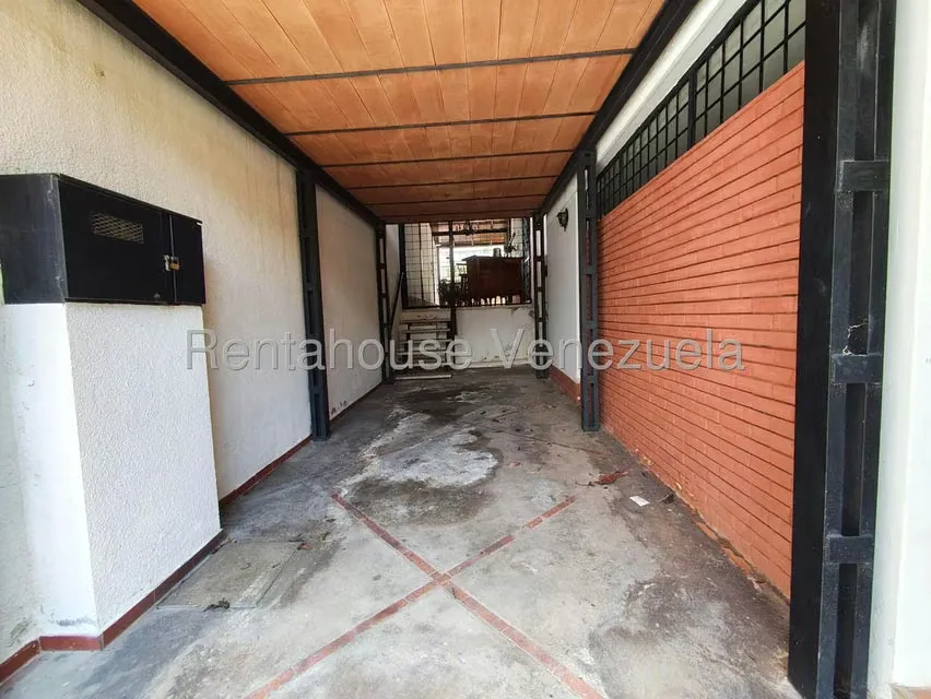 Casa (Multipes Niveles) en Venta en Prados del Este, Distrito Metropolitano - 32