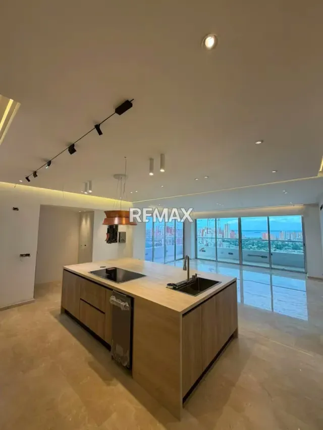 Apartamento en Venta Edif. Amarello Sector La Lago - 7