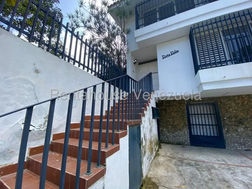 Casa (1 Nivel) en Venta en Prados del Este, Distrito Metropolitano - 2