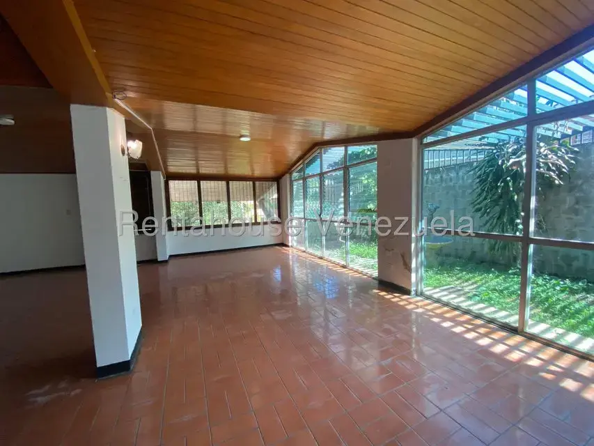 Casa (1 Nivel) en Venta en Prados del Este, Distrito Metropolitano - 22