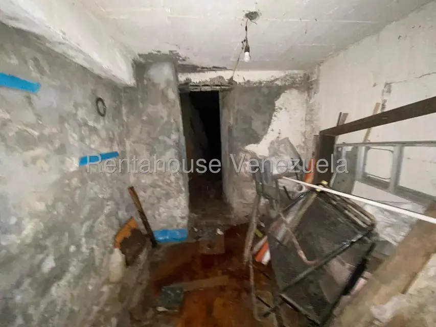 Casa (1 Nivel) en Venta en Prados del Este, Distrito Metropolitano - 23