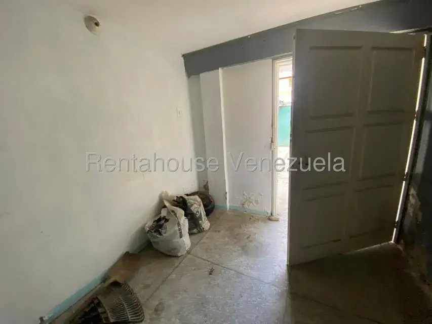 Casa (1 Nivel) en Venta en Prados del Este, Distrito Metropolitano - 27