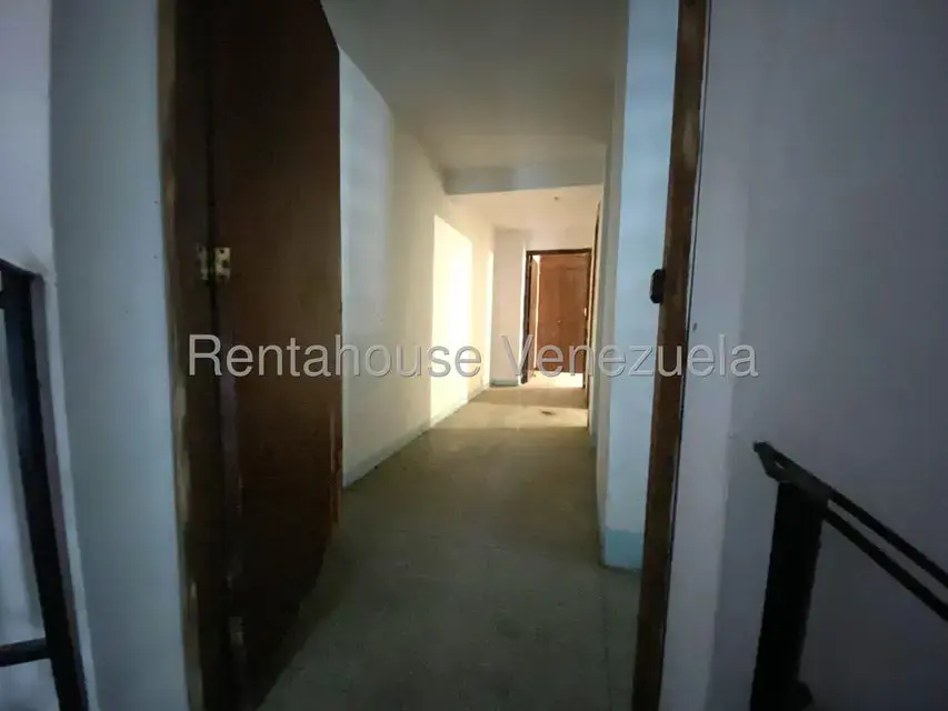 Casa (1 Nivel) en Venta en Prados del Este, Distrito Metropolitano - 31