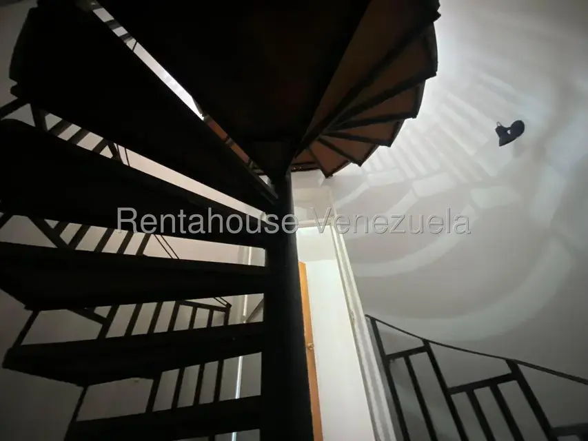 Casa (1 Nivel) en Venta en Prados del Este, Distrito Metropolitano - 33
