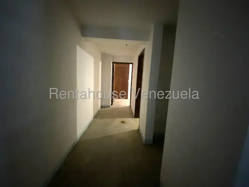 Casa (1 Nivel) en Venta en Prados del Este, Distrito Metropolitano - 34
