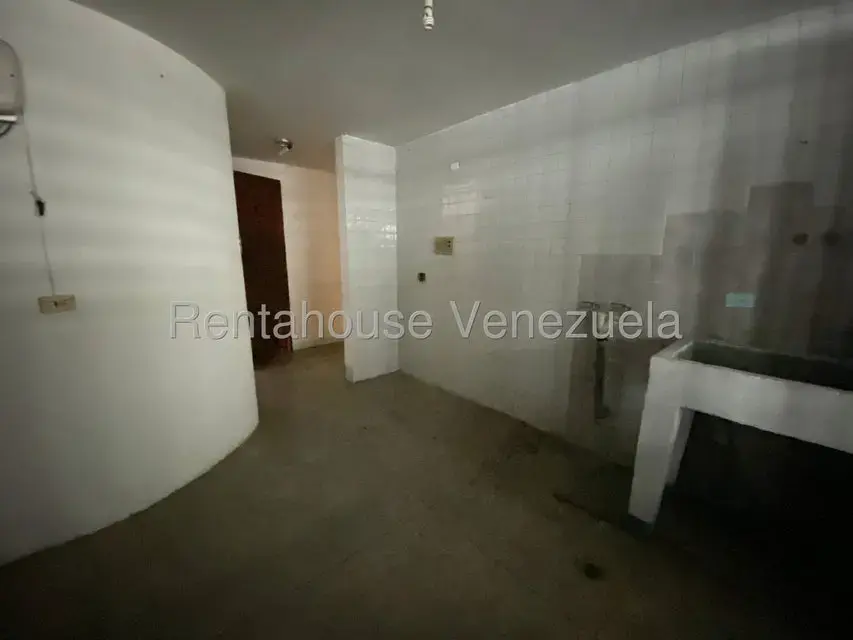 Casa (1 Nivel) en Venta en Prados del Este, Distrito Metropolitano - 36