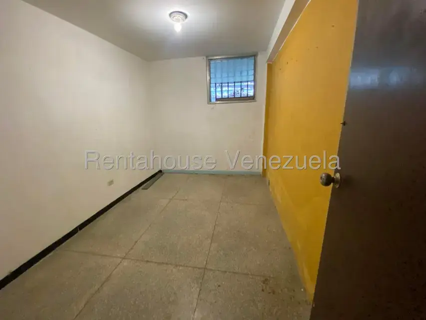 Casa (1 Nivel) en Venta en Prados del Este, Distrito Metropolitano - 38