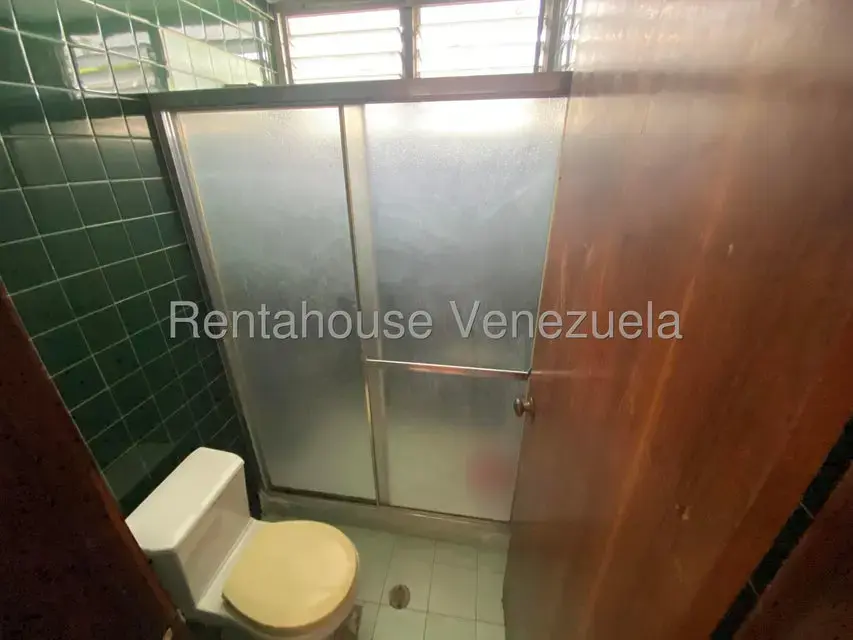 Casa (1 Nivel) en Venta en Prados del Este, Distrito Metropolitano - 42