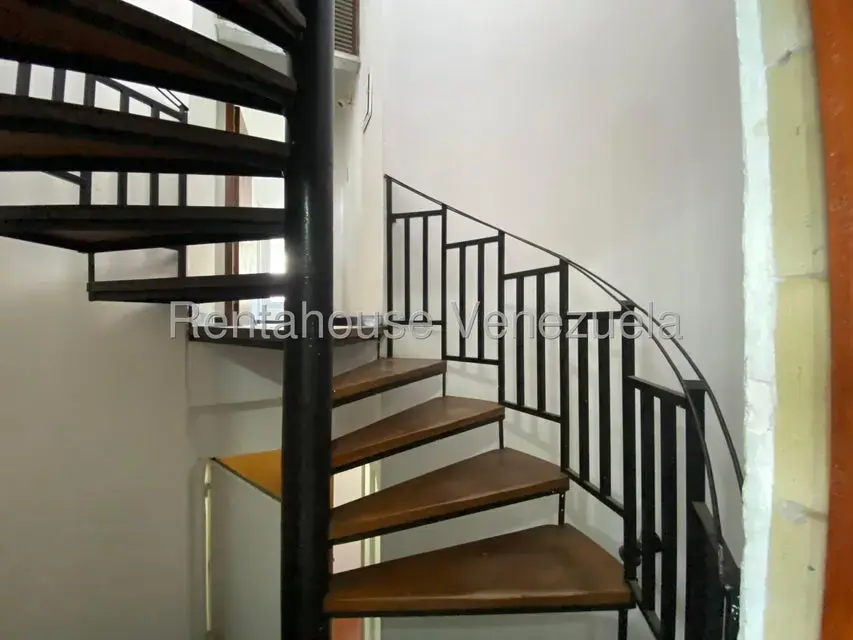 Casa (1 Nivel) en Venta en Prados del Este, Distrito Metropolitano - 77