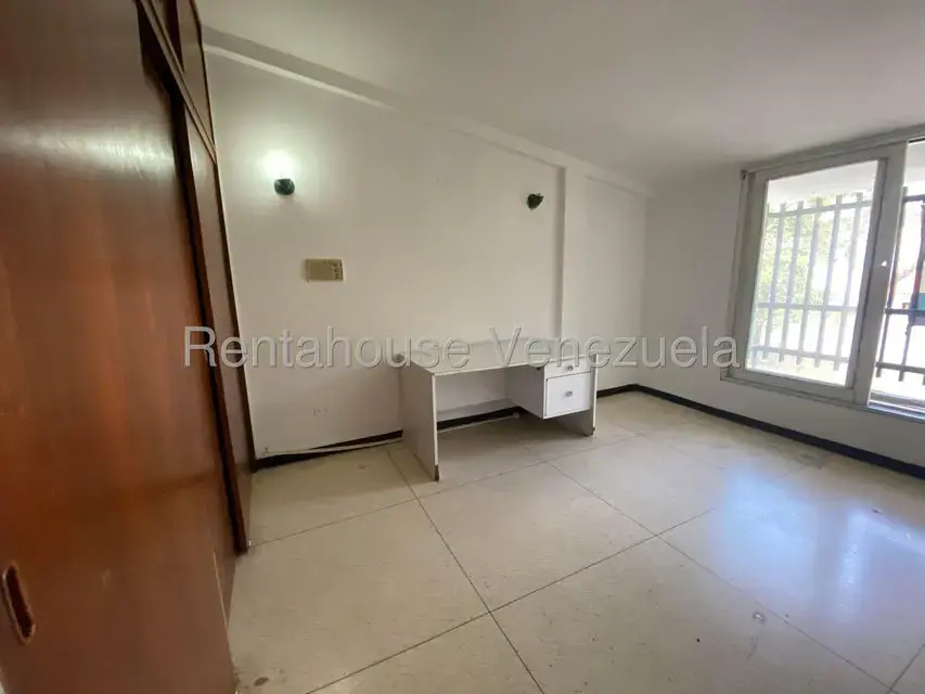 Casa (1 Nivel) en Venta en Prados del Este, Distrito Metropolitano - 82
