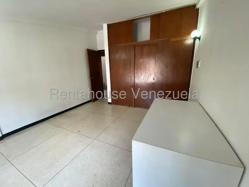 Casa (1 Nivel) en Venta en Prados del Este, Distrito Metropolitano - 83