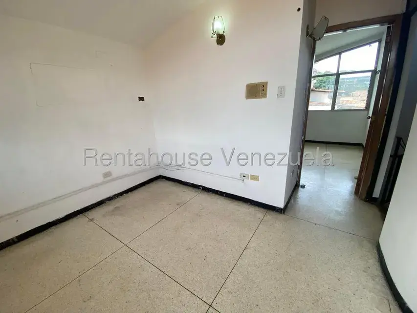 Casa (1 Nivel) en Venta en Prados del Este, Distrito Metropolitano - 90