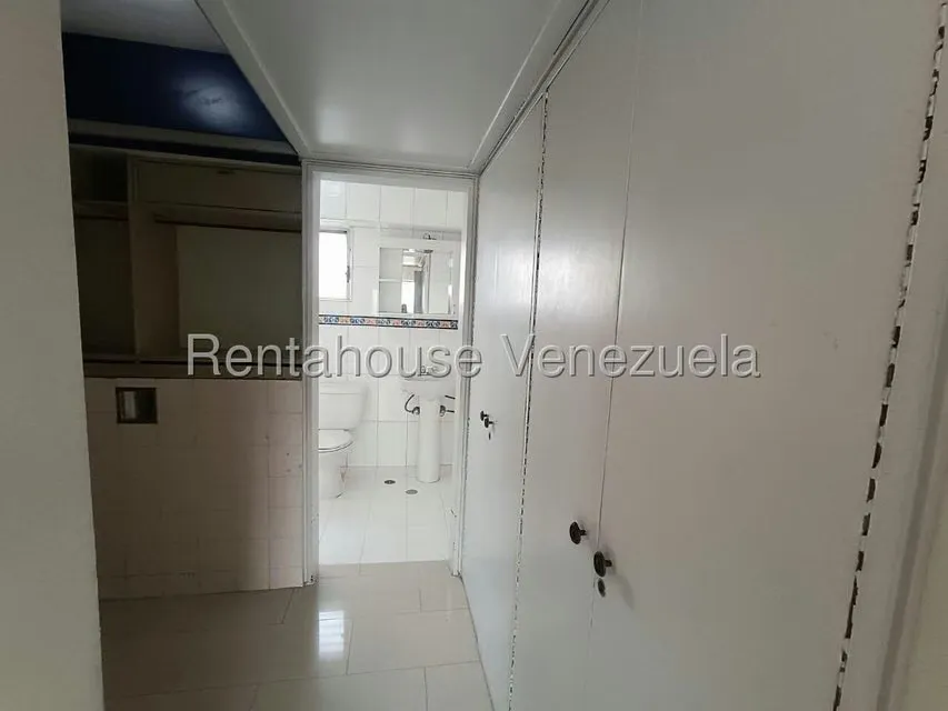 Apartamento (1 Nivel) en Venta en Kerdell, Carabobo - 29