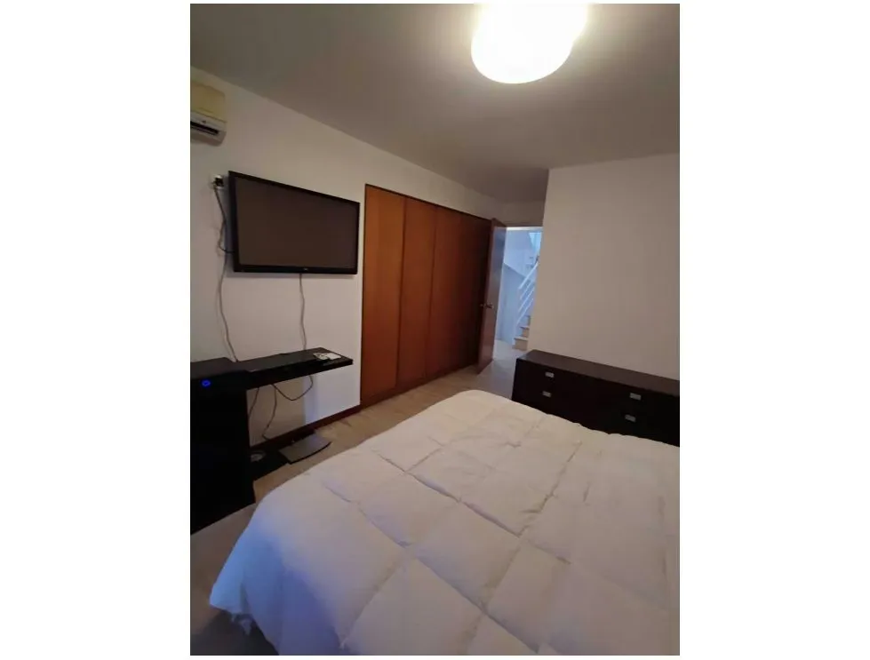 Se alquila Ph amoblado c/ terraza 240m2 El Rosal 9161 - 9