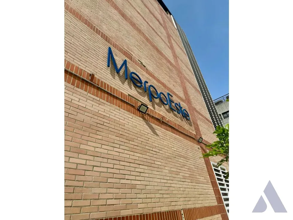 Se alquila local comercial 3m2 Merpoeste Chacao 0722 - 2