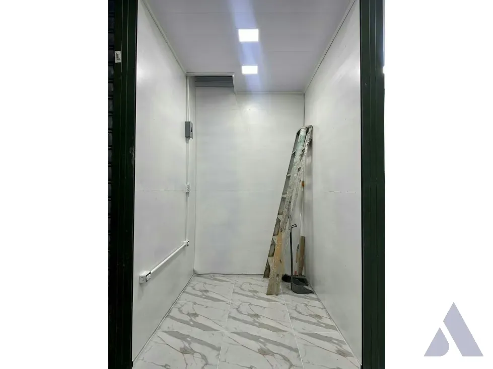 Se alquila local comercial 3m2 Merpoeste Chacao 0722 - 4