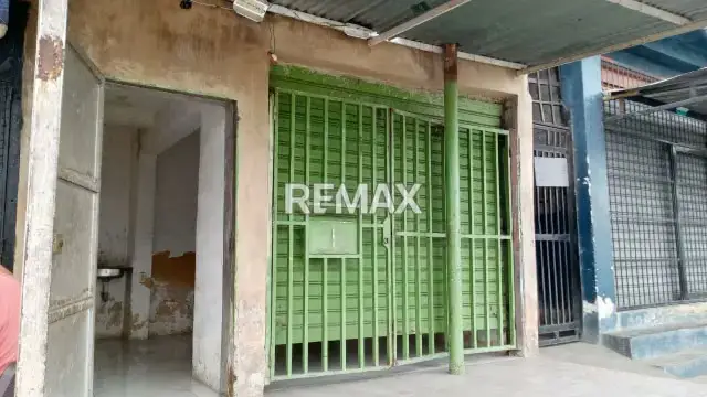 LOCAL COMERCIAL EN VENTA EN LOS GUAYOS AVENIDA PRINCIPAL EL ROBLE